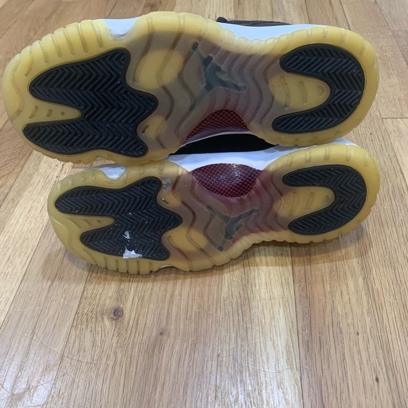 Air Jordan 11 72-10 - Picture 5 of 7